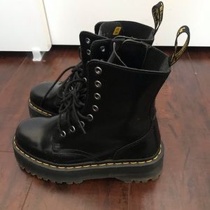 Platform Jadon Doc Martens - size 5 but fits size 6